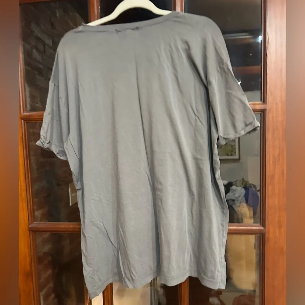 Classic Beauty Oversized Tee - Picture 7 of 7